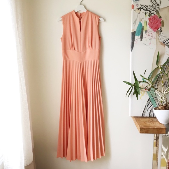 Peach pleated hand made maxi dress - Picture 4 of 9